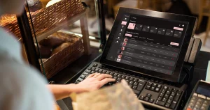 Learn how ERP helps GCC food and beverage businesses manage inventory, expiry, batches, procurement, outlets, recipes, costing, finance, VAT, and reporting.